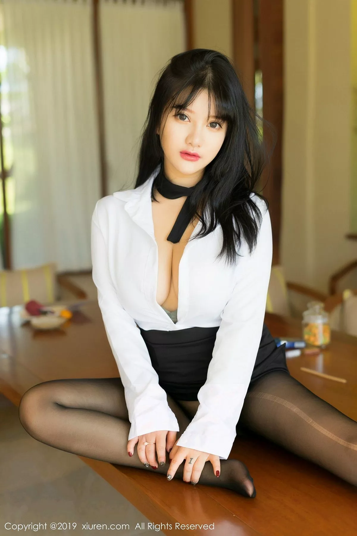 秀人集.com_[XiuRen秀人网]No.1653_巨乳嫩模小尤奈富国岛旅拍黑短裙配无内黑丝裤袜极致诱惑写真53P