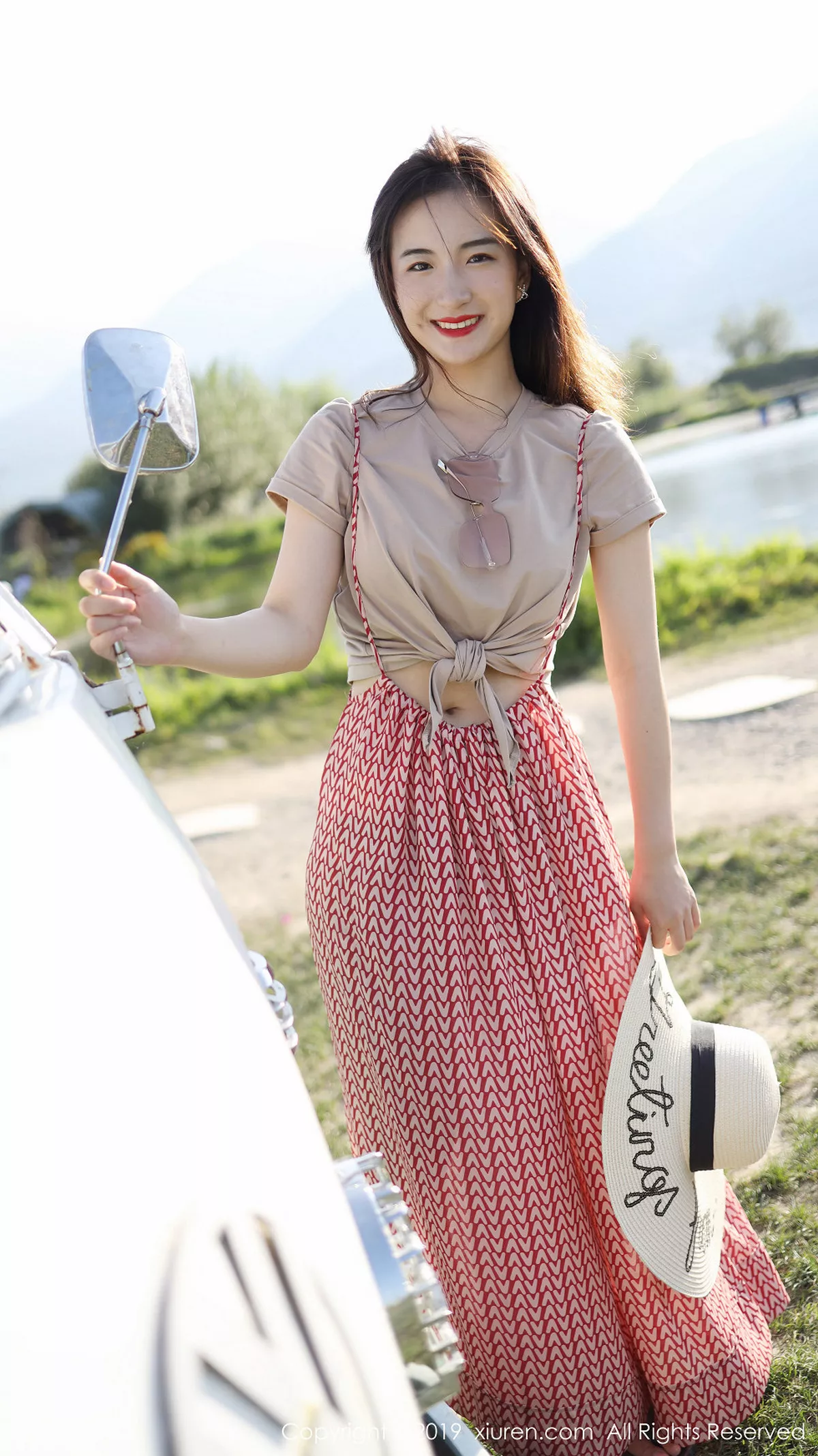 秀人集.com_[XiuRen秀人网]No.1718_嫩模艺儿拿铁室外帽子美少女清新甜美风靓丽迷人写真63P