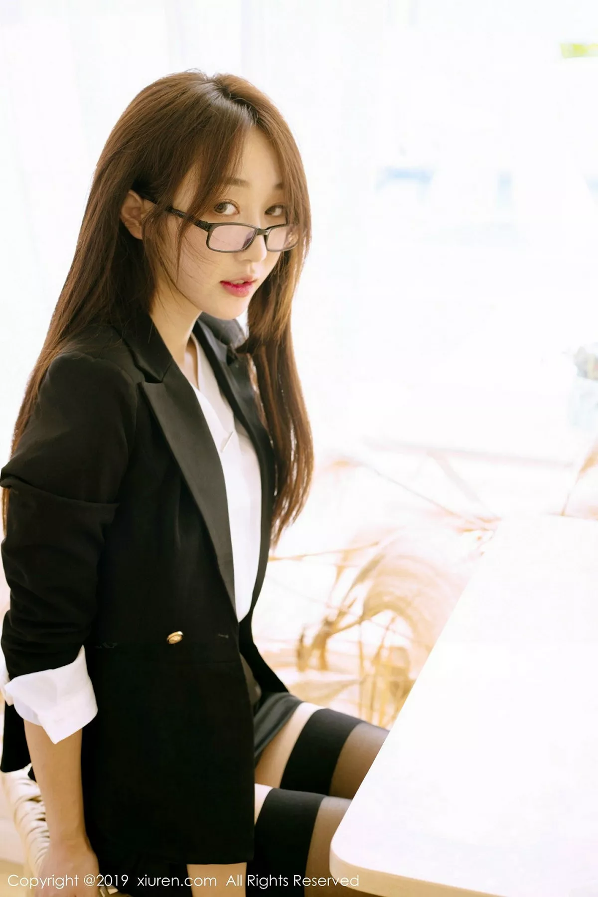 秀人集.com_[XiuRen秀人网]No.1689_清甜妹子小九月心愿旅拍性感秘书OL装扮黑丝美腿撩人诱惑写真62P