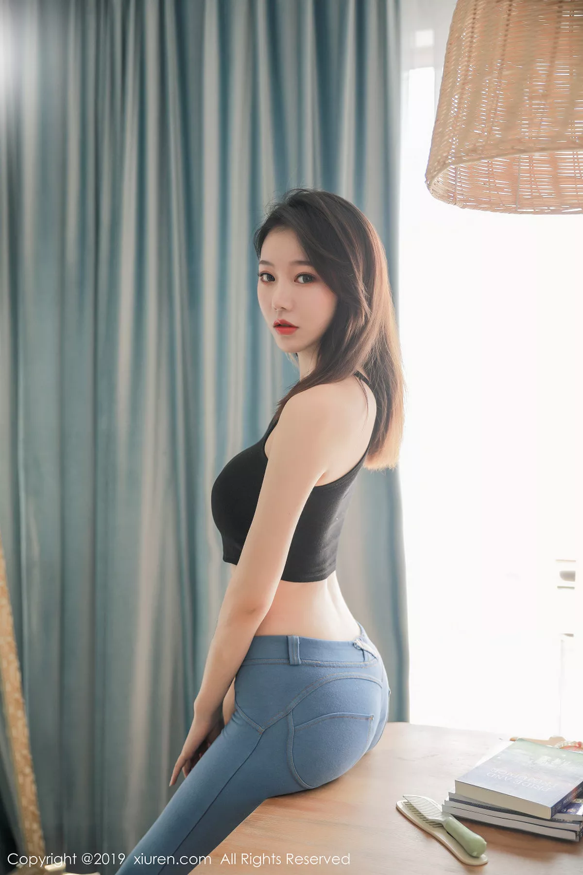 秀人集.com_[XiuRen秀人网]No.1698_女神YUNDUOER牛仔裤秀完美曲线半脱露豪乳极致诱惑写真54P