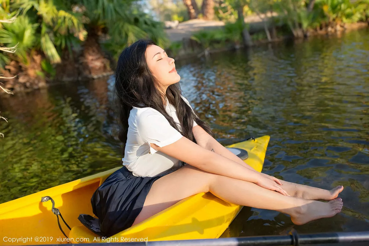 秀人集.com_[XiuRen秀人网]No.1719_女神Manuela玛鲁娜美国旅拍皮划艇全裸上身露豪乳极致诱惑写真52P