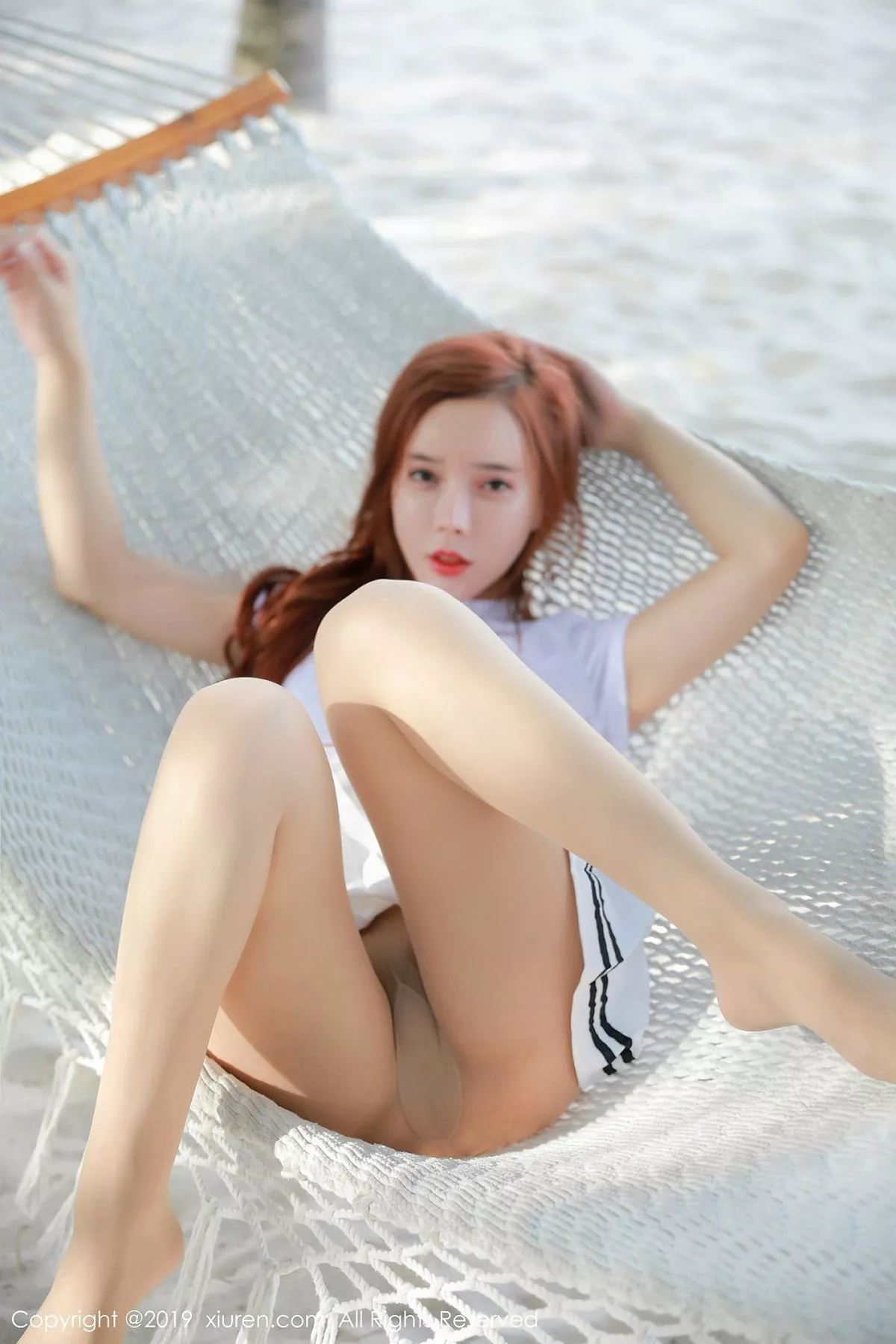 秀人集.com_[XiuRen秀人网]No.1728_嫩模艾小青户外海边兔女郎超薄无内肉丝裤袜撩人诱惑写真38P