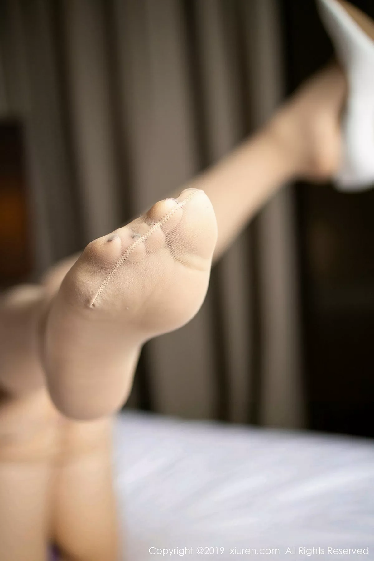 秀人集.com_[XiuRen秀人网]No.1770_女神芝芝Booty私房低胸内衣配超薄肉丝秀翘臀美腿诱惑写真53P