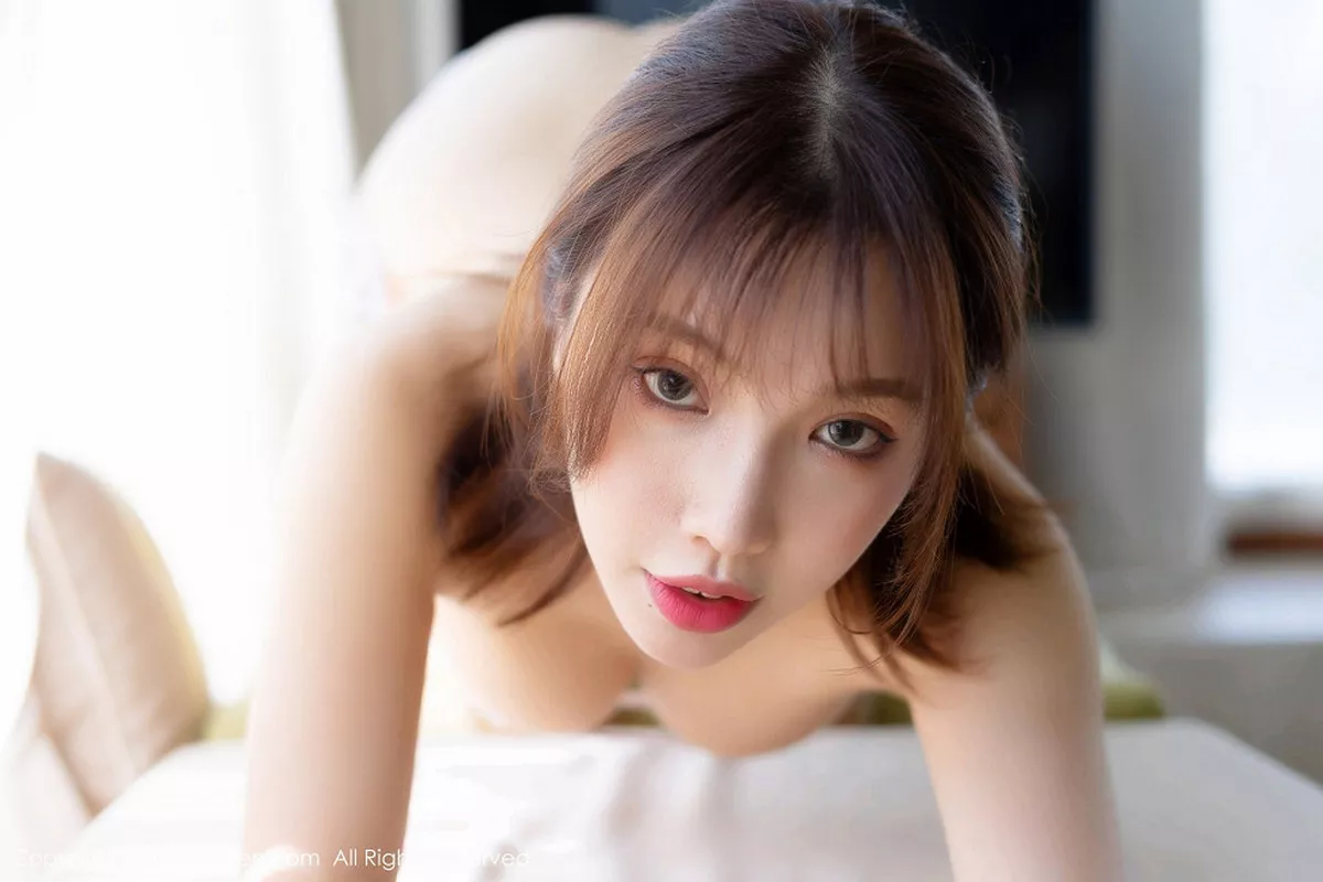 秀人集.com_[XiuRen秀人网]No.1806_女神黄乐然富国岛旅拍私房三点式草莓内衣秀火辣身材诱惑写真50P