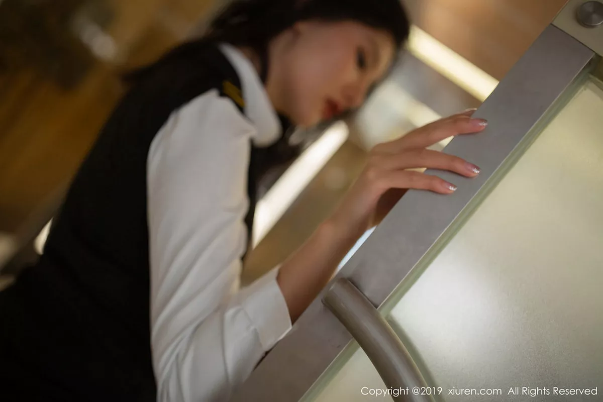 秀人集.com_[XiuRen秀人网]No.1870_嫩模就是阿朱啊空乘制服白衬衣配超薄无内黑丝撩人诱惑写真73P