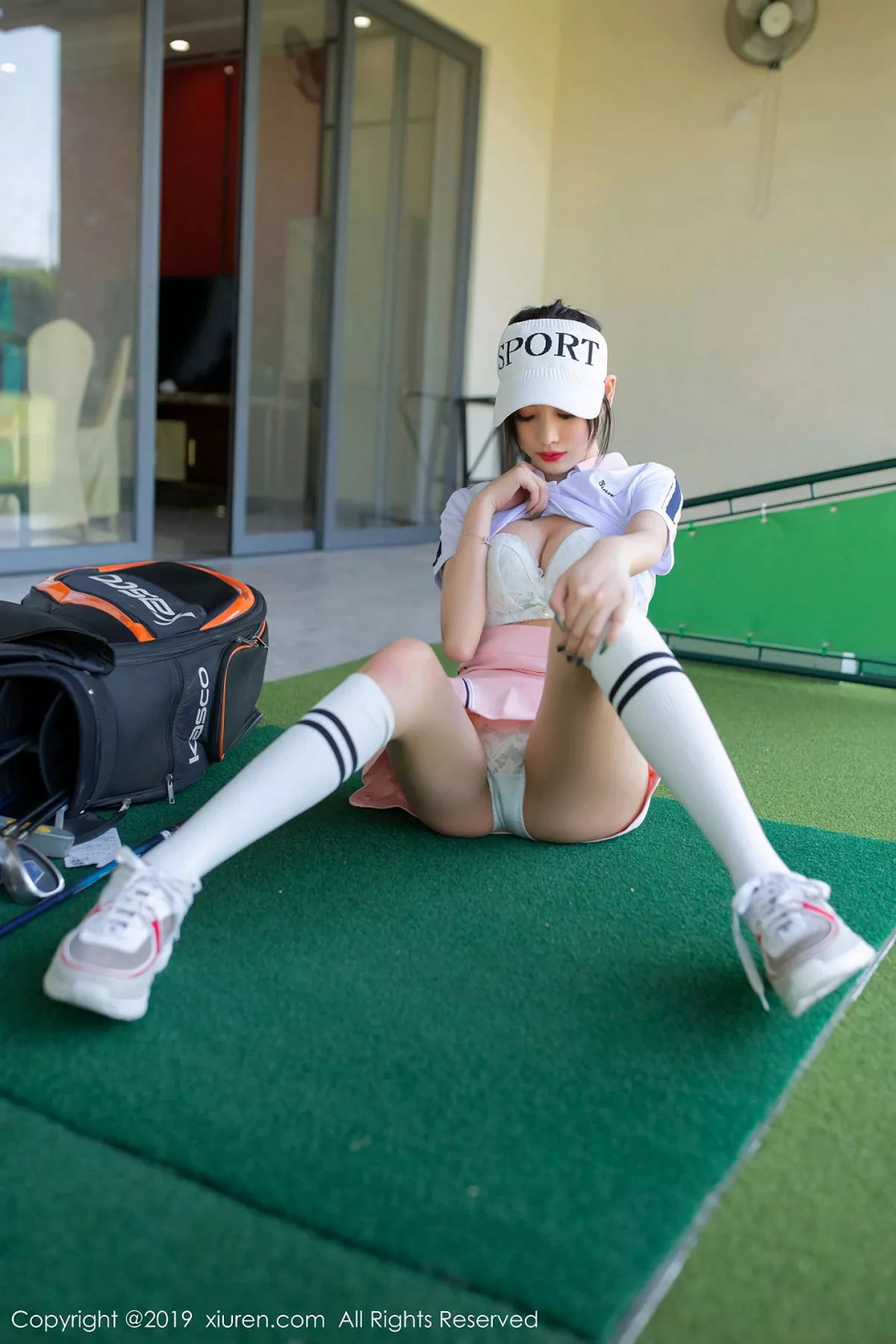 秀人集.com_[XiuRen秀人网]No.1874_女神杨晨晨sugar高尔夫主题白色内衣配粉色短裙撩人诱惑写真70P