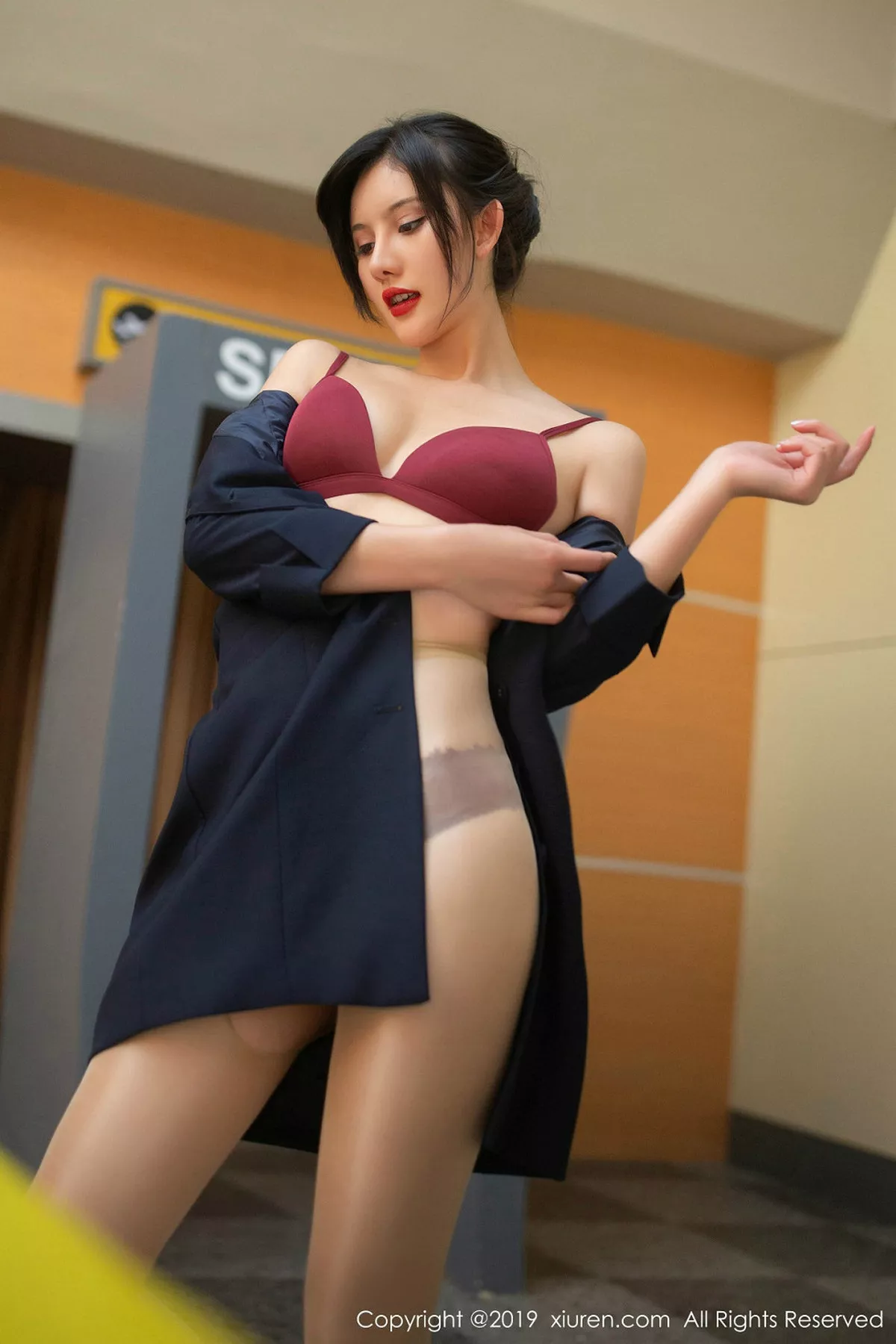 秀人集.com_[XiuRen秀人网]No.1881_嫩模就是阿朱啊机厅地勤主题撩裙开档肉丝裤袜露翘臀诱惑写真80P