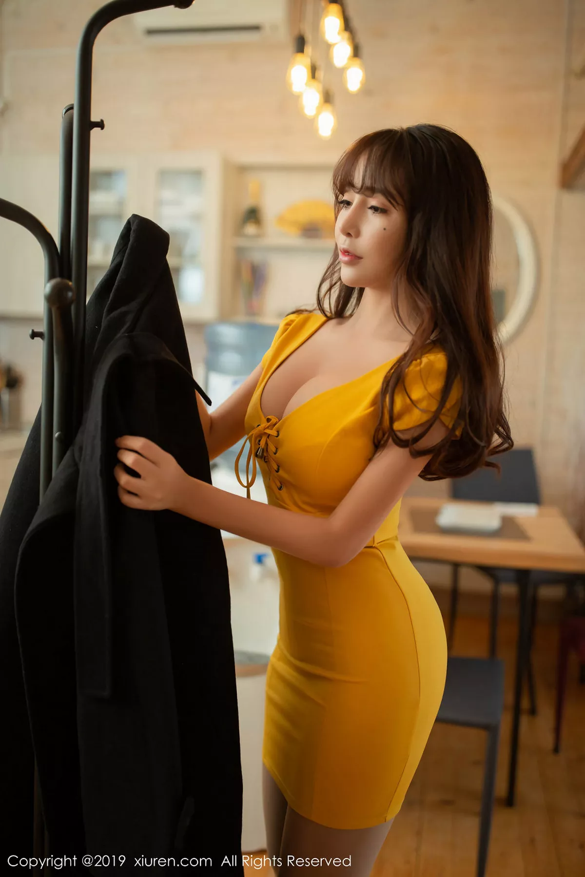 秀人集.com_[XiuRen秀人网]No.1877_嫩模陶喜乐_lele东欧旅拍人妻剧情系列秀火辣身材妩媚诱惑写真73P