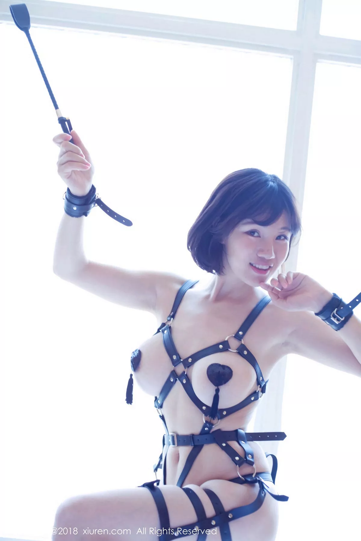 秀人集.com_[XiuRen秀人网]No.1218_夜店女王多香子黑色皮条SM+粉红玫瑰花沐秀E杯巨乳诱惑写真45P