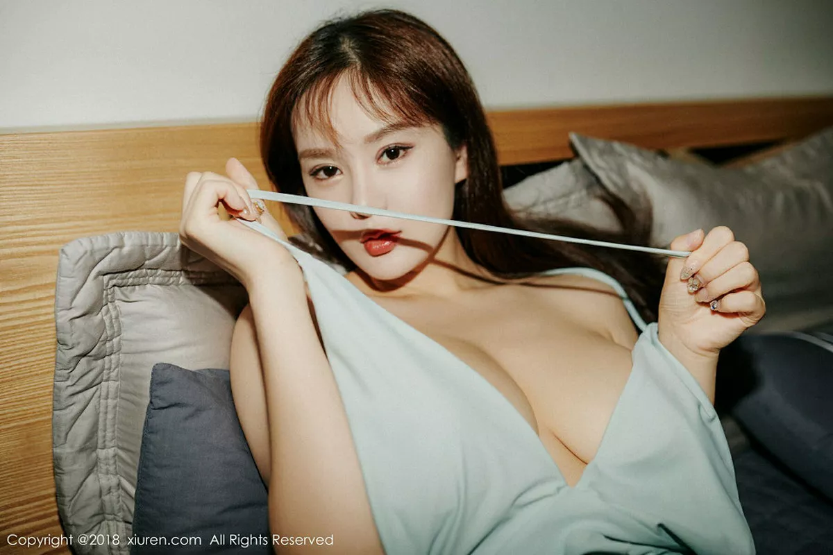 秀人集.com_[XiuRen秀人网]No.1216_女神易阳Silvia私房白色蕾丝内衣透视秀惹火身材诱惑写真45P