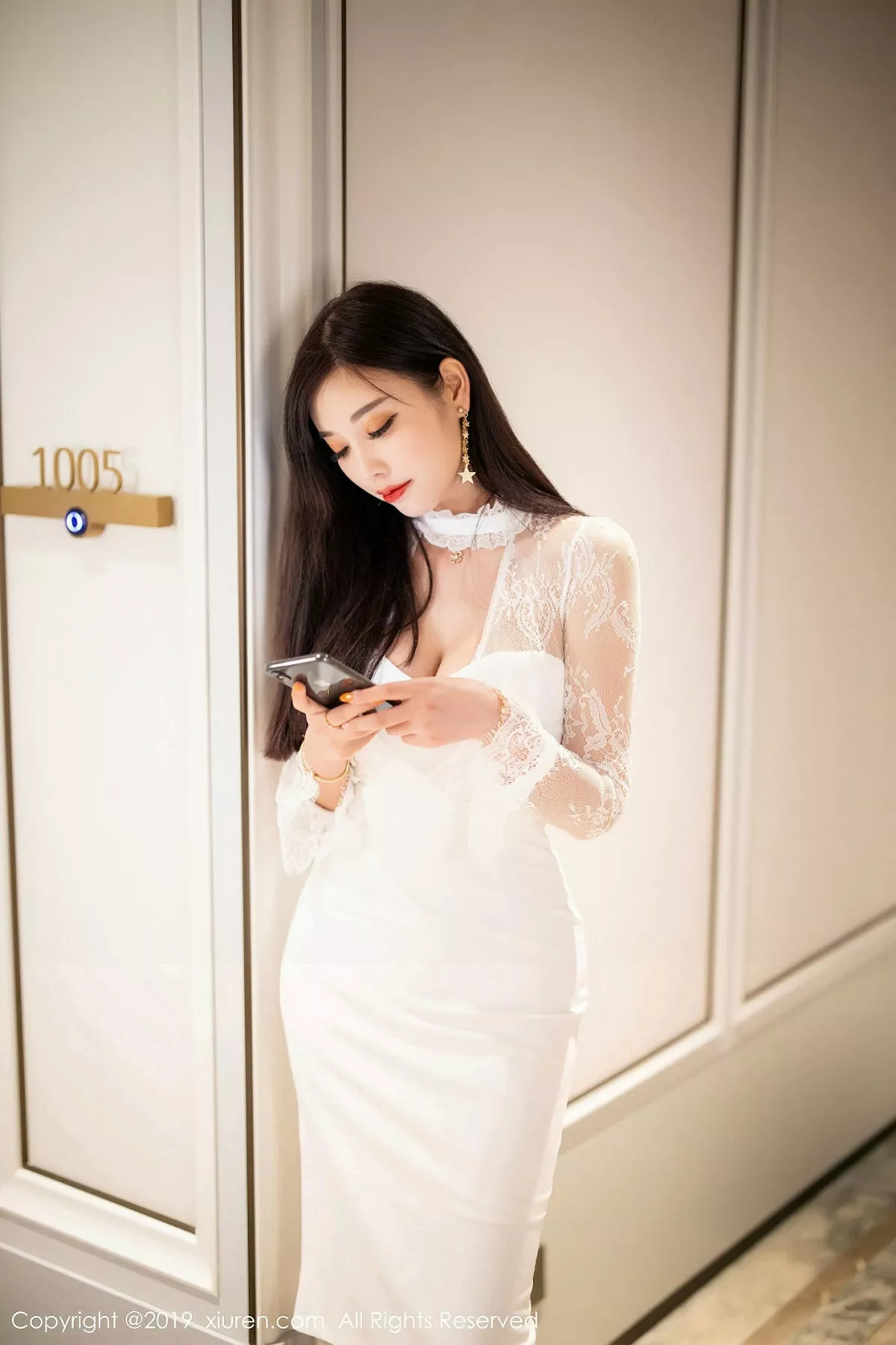 秀人集.com_[XiuRen秀人网]No.1884_女神杨晨晨sugar私房白色典雅服饰配蕾丝内裤极致魅惑写真106P