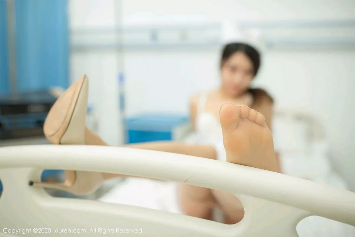 秀人集.com_[XiuRen秀人网]No.1941_嫩模夏诗诗Sally私房性感护士装半脱露白色内衣完美诱惑写真95P