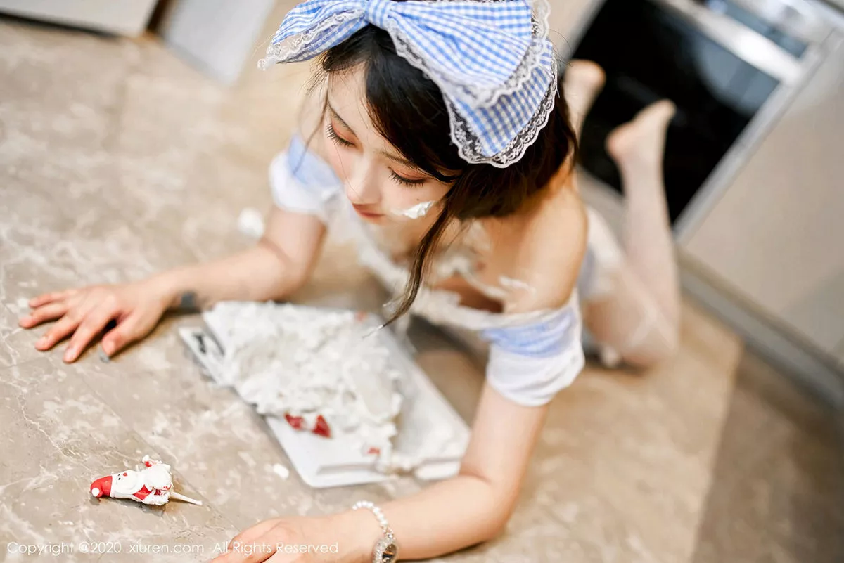 秀人集.com_[XiuRen秀人网]No.1936_嫩模Betty林子欣三亚旅拍私房蛋糕小妹开档肉丝裤袜诱惑写真52P