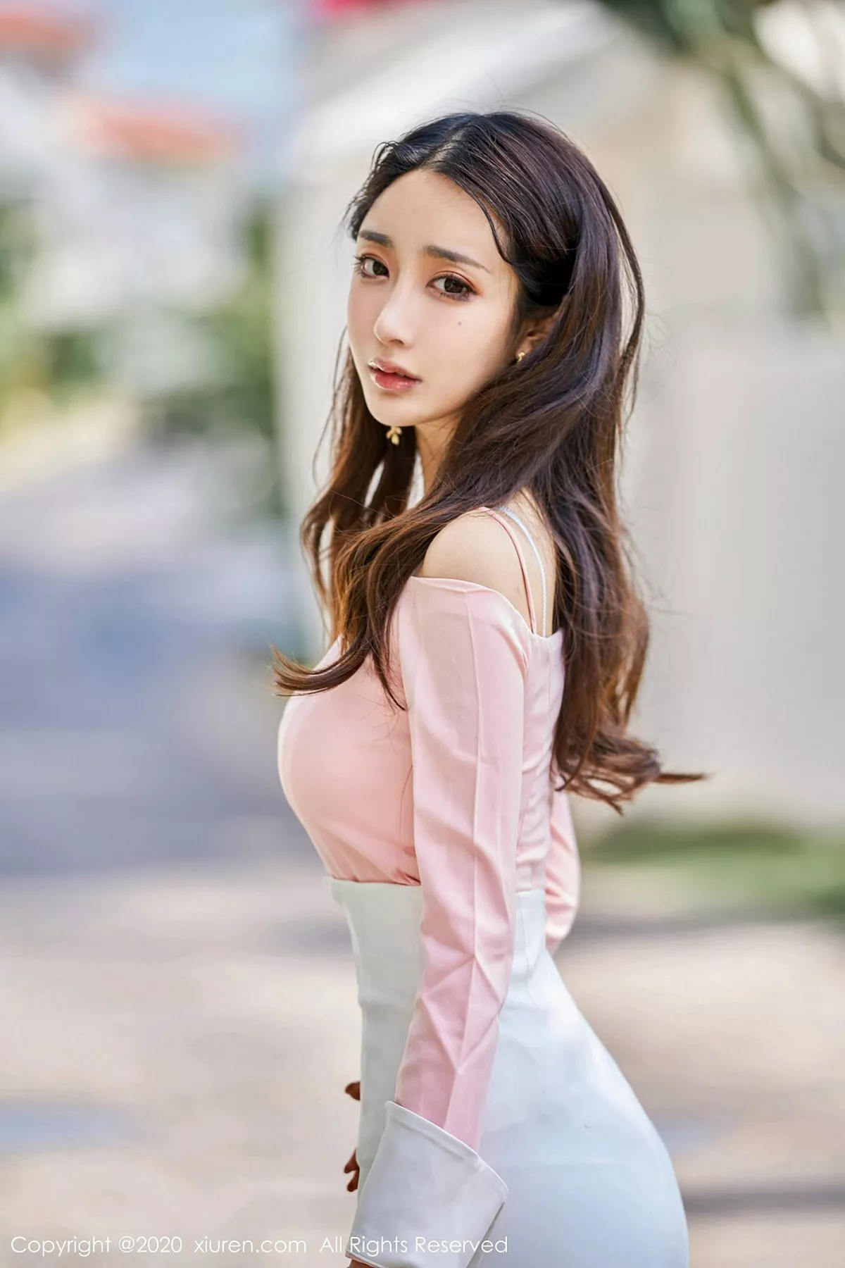 秀人集.com_[XiuRen秀人网]No.1944_嫩模Betty林子欣三亚旅拍私房开裆白丝秀翘臀极致诱惑写真70P