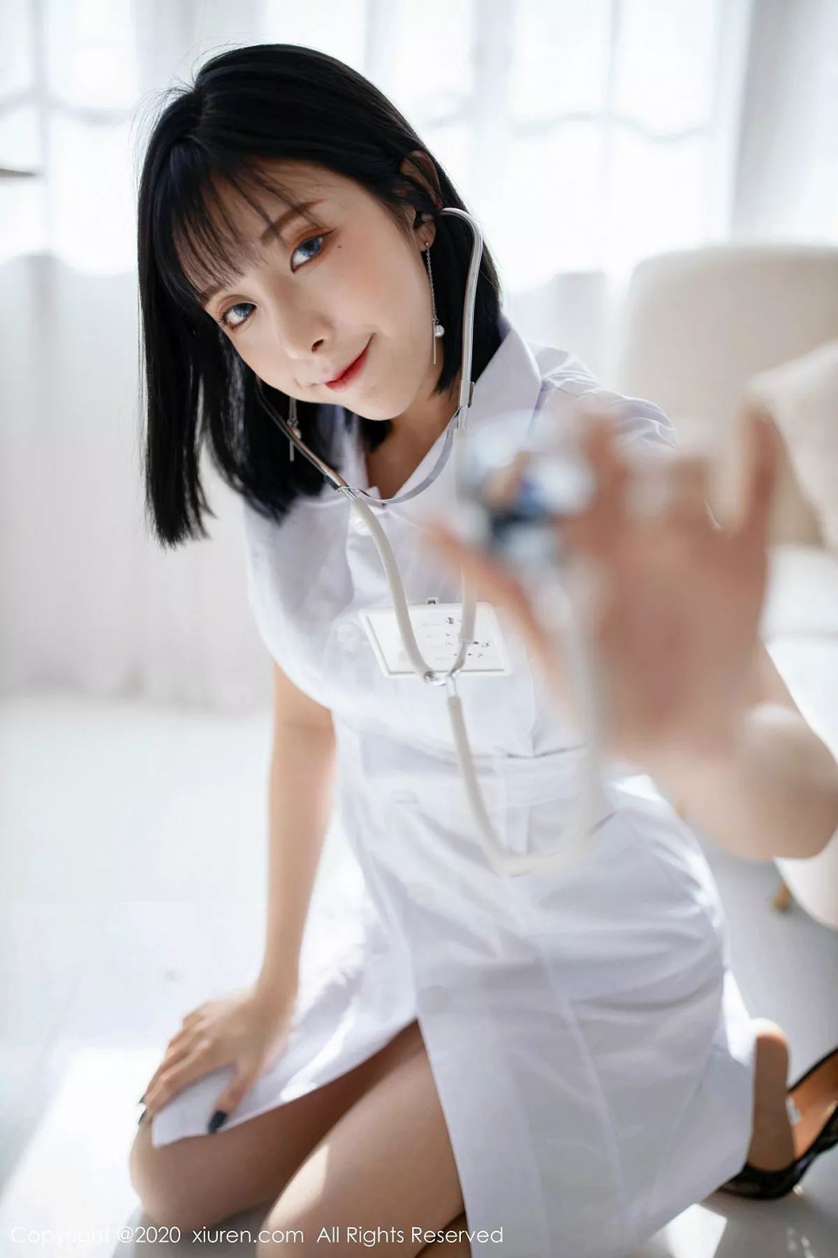 秀人集.com_[XiuRen秀人网]No.1947_嫩模陈小喵私房白衣小护士性感无内肉丝秀翘臀撩人诱惑写真60P