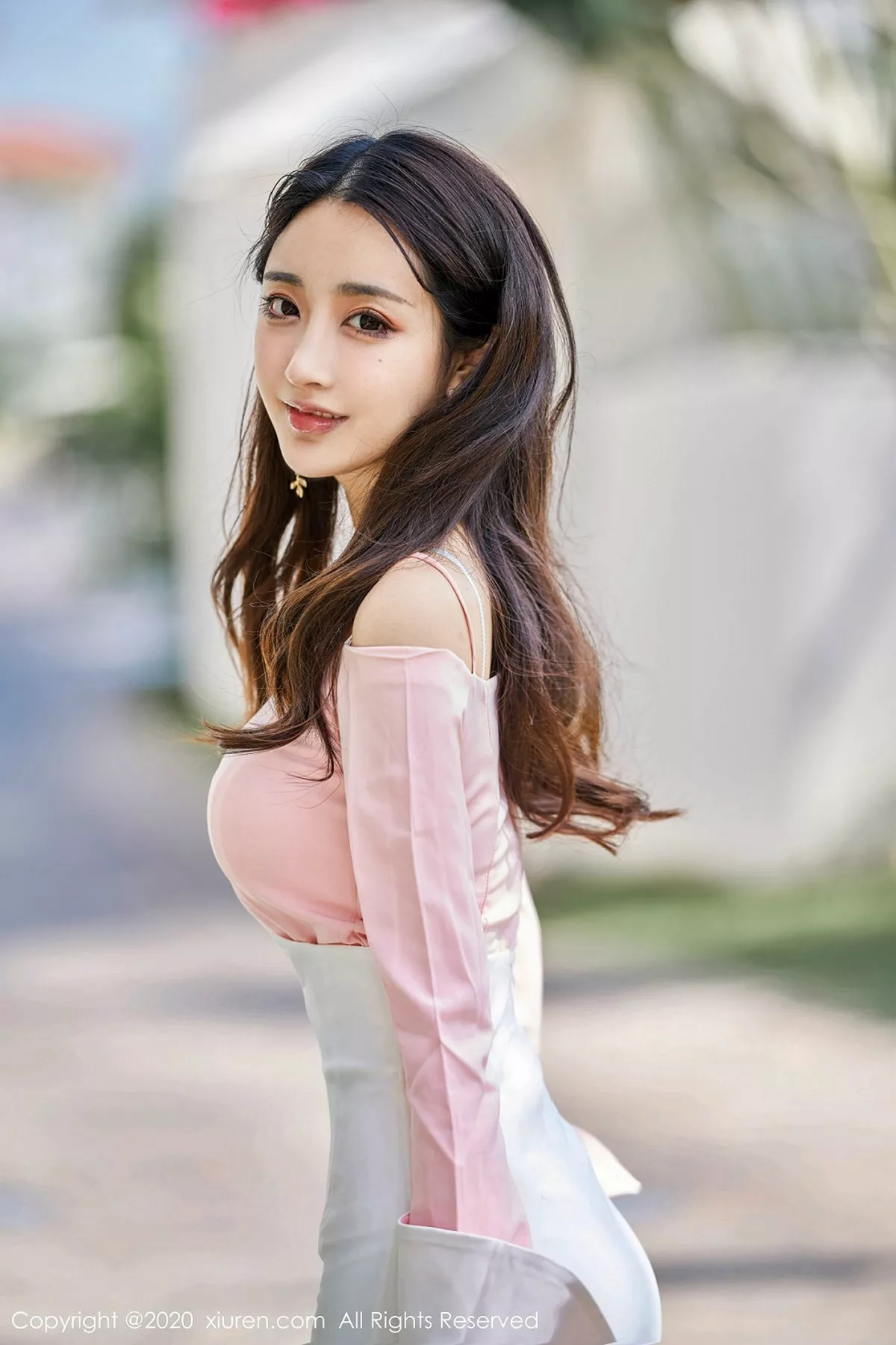 秀人集.com_[XiuRen秀人网]No.1944_嫩模Betty林子欣三亚旅拍私房开裆白丝秀翘臀极致诱惑写真70P