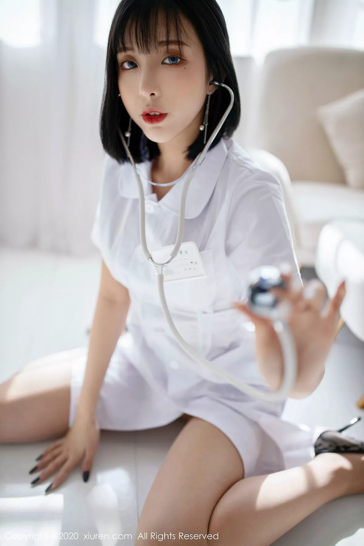 秀人集.com_[XiuRen秀人网]No.1947_嫩模陈小喵私房白衣小护士性感无内肉丝秀翘臀撩人诱惑写真60P