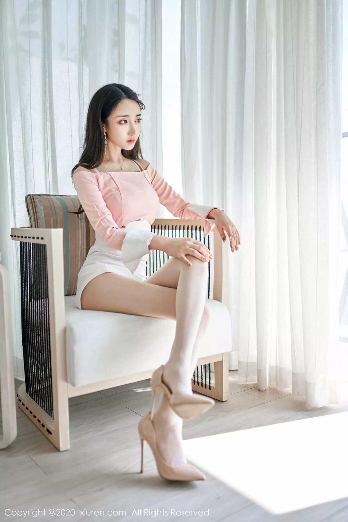 秀人集.com_[XiuRen秀人网]No.1944_嫩模Betty林子欣三亚旅拍私房开裆白丝秀翘臀极致诱惑写真70P