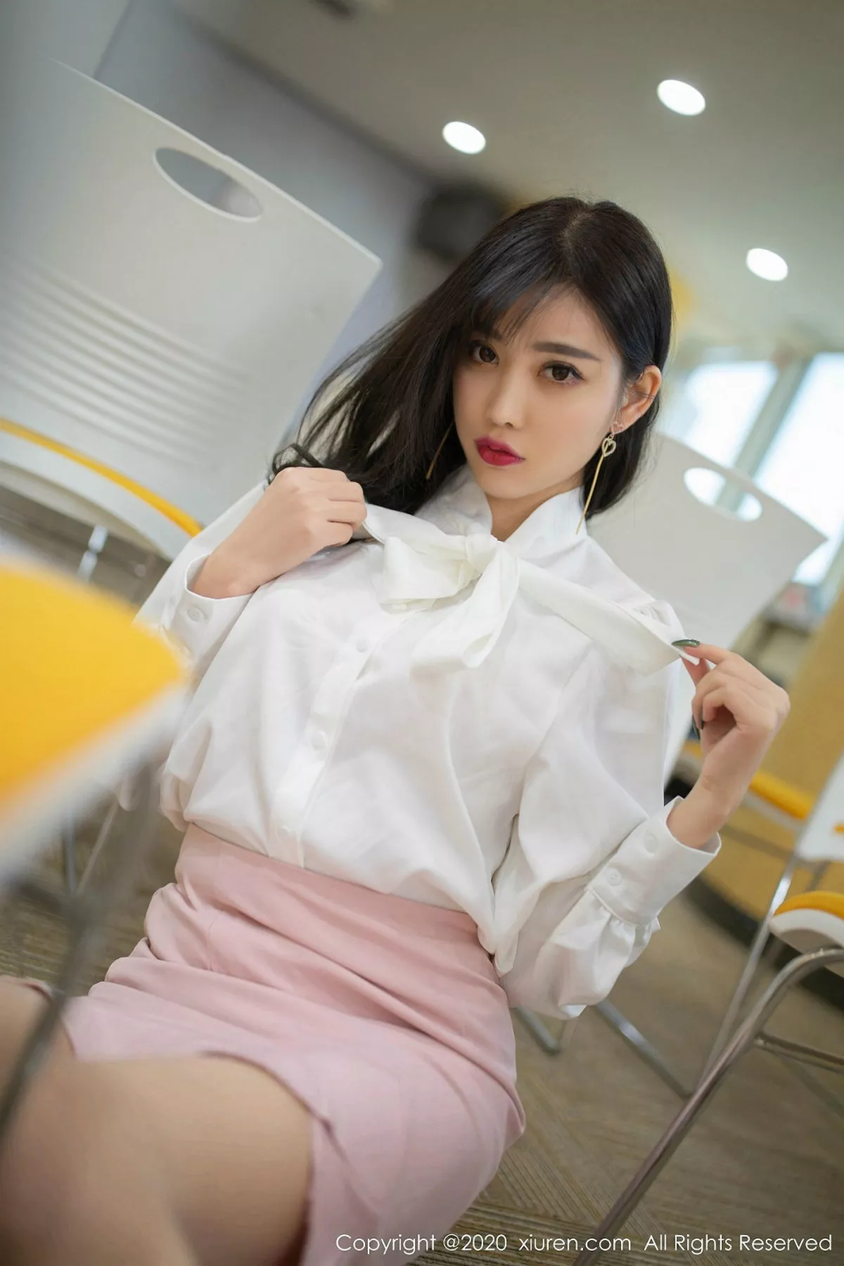 秀人集.com_[XiuRen秀人网]No.1955_女神杨晨晨sugar女记者主题粉色内衣配肉丝袜惹火诱惑写真67P