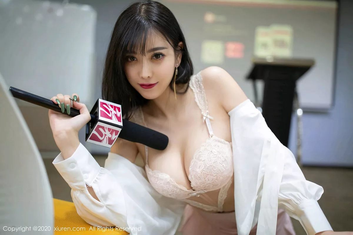 秀人集.com_[XiuRen秀人网]No.1955_女神杨晨晨sugar女记者主题粉色内衣配肉丝袜惹火诱惑写真67P