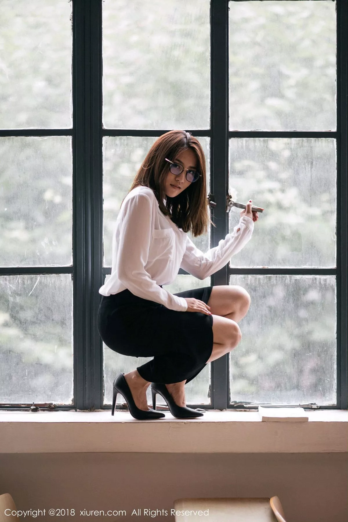 秀人集.com_[XiuRen秀人网]No.1267_女神许诺Sabrina性感教师制服白衬衣配黑短裙秀美腿写真44P