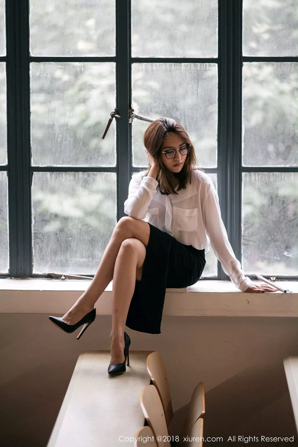 秀人集.com_[XiuRen秀人网]No.1267_女神许诺Sabrina性感教师制服白衬衣配黑短裙秀美腿写真44P