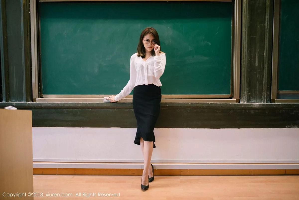 秀人集.com_[XiuRen秀人网]No.1267_女神许诺Sabrina性感教师制服白衬衣配黑短裙秀美腿写真44P