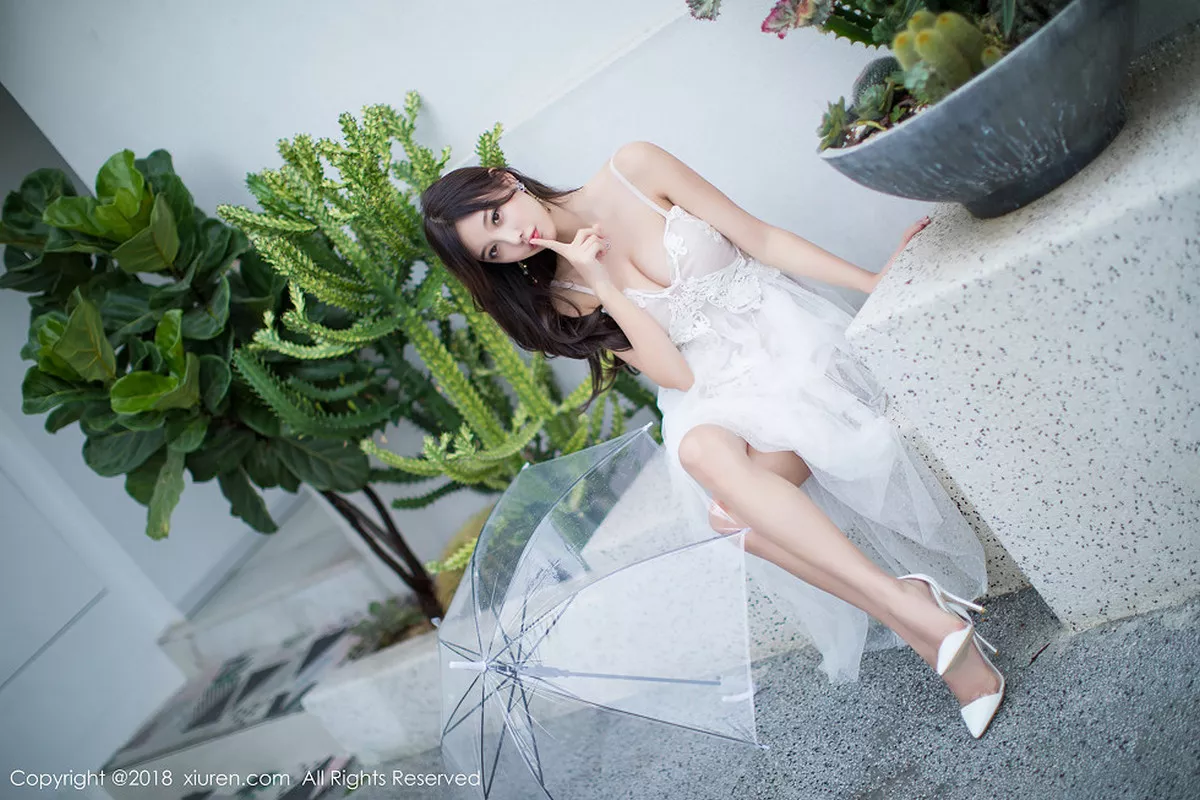 秀人集.com_[XiuRen秀人网]No.1296_女神杨晨晨sugar元旦特辑纯白吊带新娘连身裙甜美写真68P