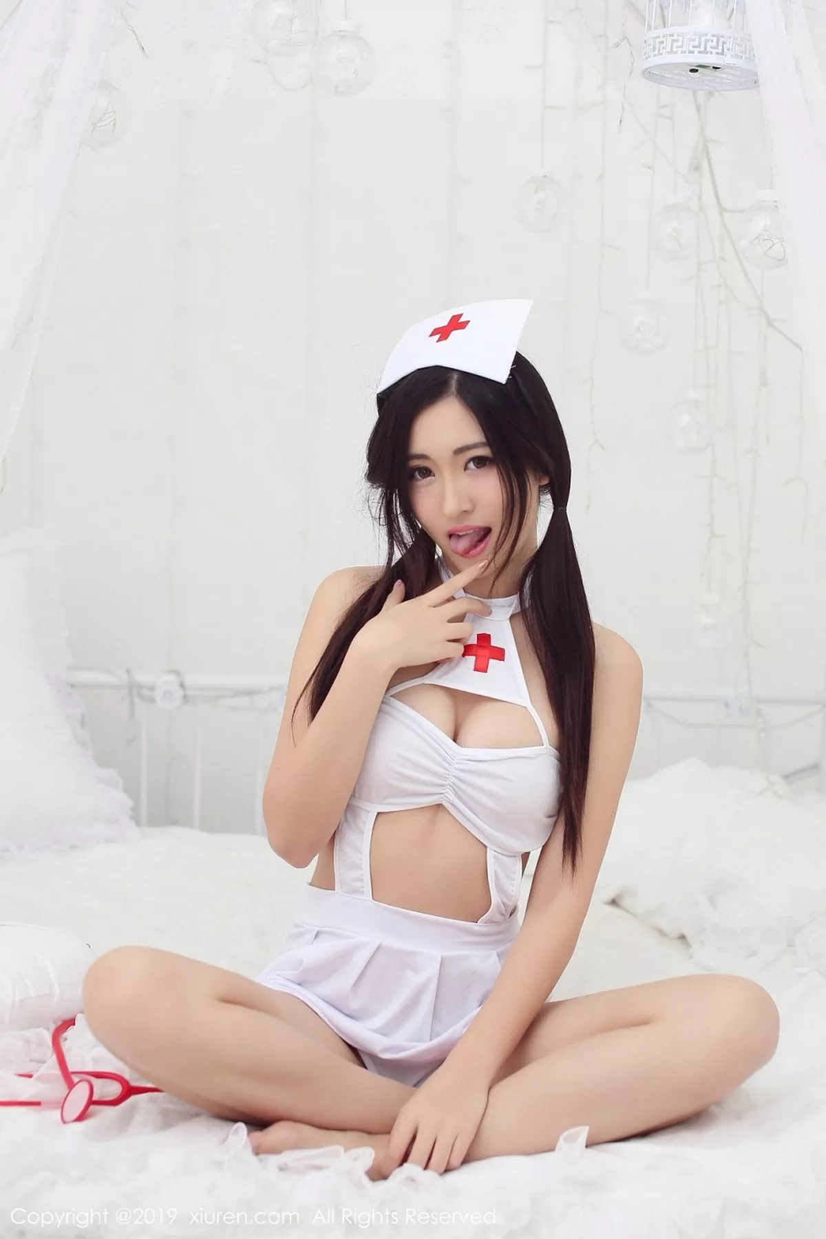 秀人集.com_[XiuRen秀人网]No.1390_嫩模沈梦瑶私房护士装+连体开档黑丝秀完美身材诱惑写真51P