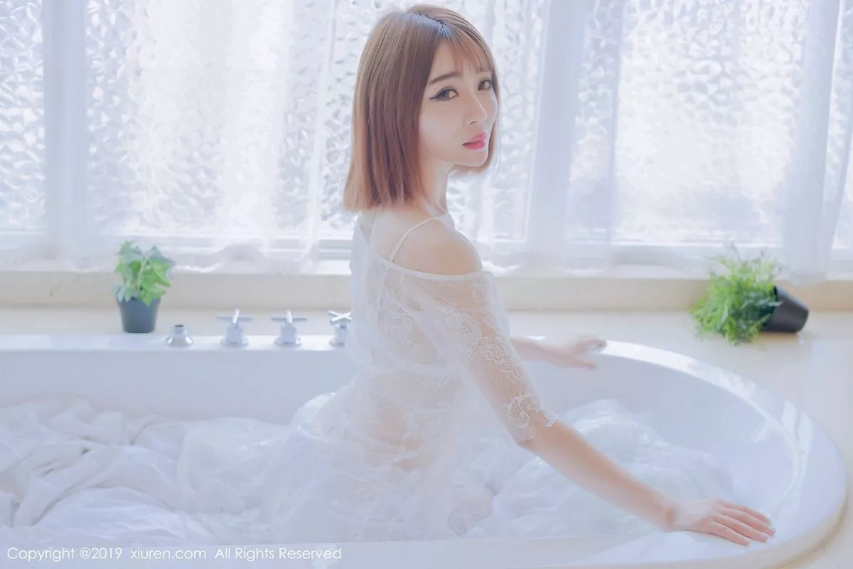 秀人集.com_[XiuRen秀人网]No.1406_嫩模凌萍儿私房白色蕾丝内衣配吊带白丝渔网完美诱惑写真47P