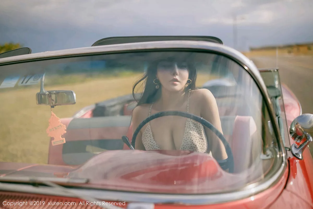 秀人集.com_[XiuRen秀人网]No.1463_女神Manuela玛鲁娜心愿旅拍香车大胆露出火辣翘臀诱惑写真61P