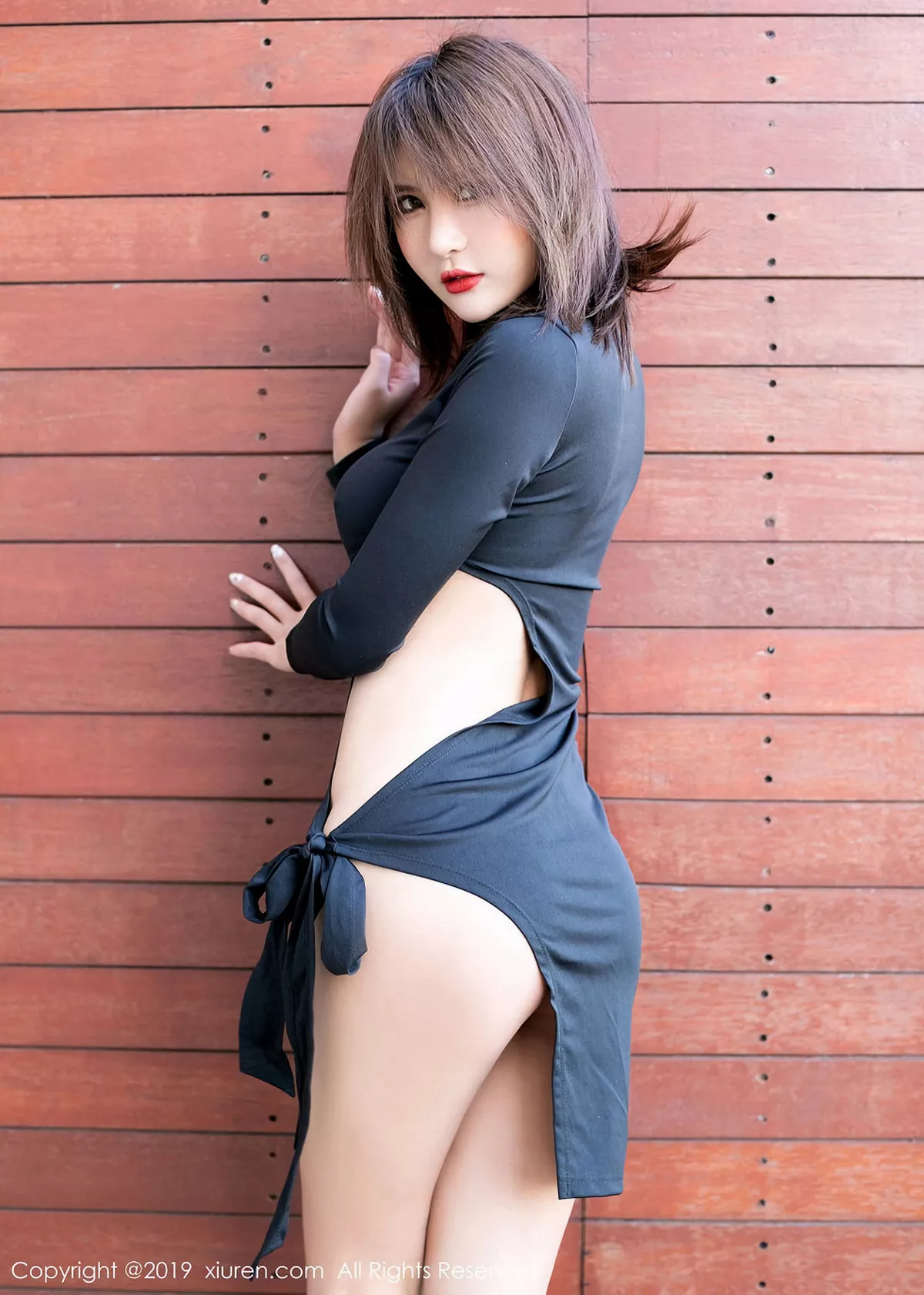 秀人集.com_[XiuRen秀人网]No.1437_女神SOLO-尹菲黑色蕾丝内衣+红色吊带内衣半脱露豪乳诱惑写真56P