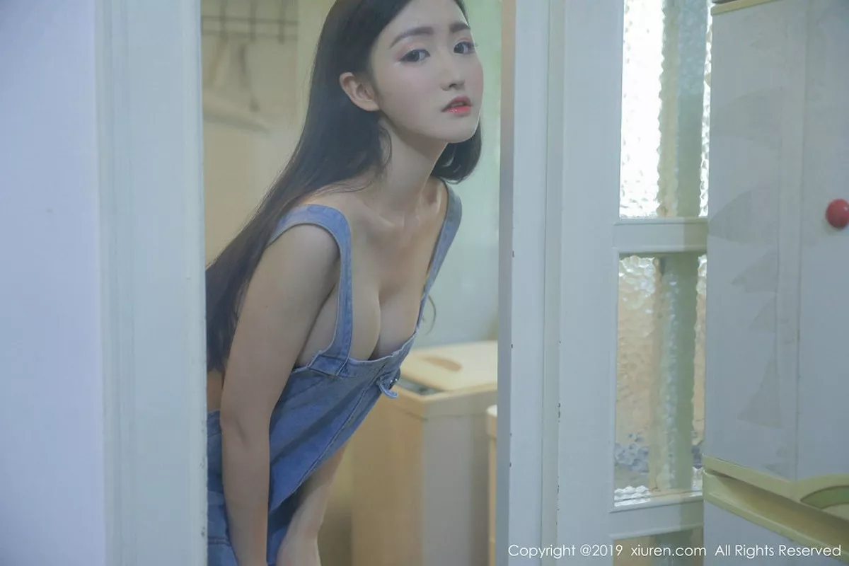 秀人集.com_[XiuRen秀人网]No.1464_嫩模沈梦瑶私房白色蕾丝内衣+吊带牛仔裤半脱露美乳诱惑写真57P