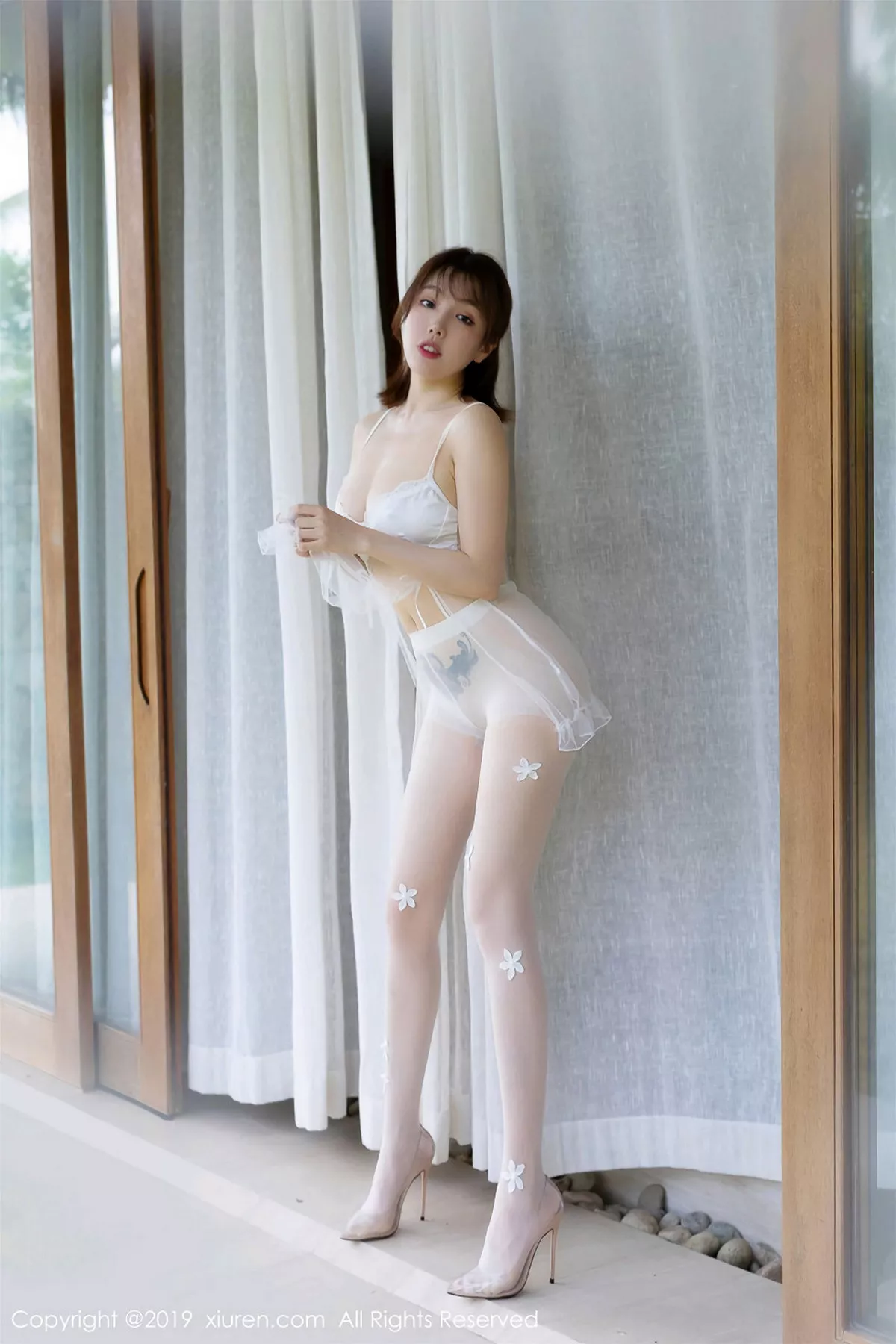 秀人集.com_[XiuRen秀人网]No.1578_女神黄乐然越南富国岛旅拍私房轻薄透视婚纱惹火诱惑写真50P