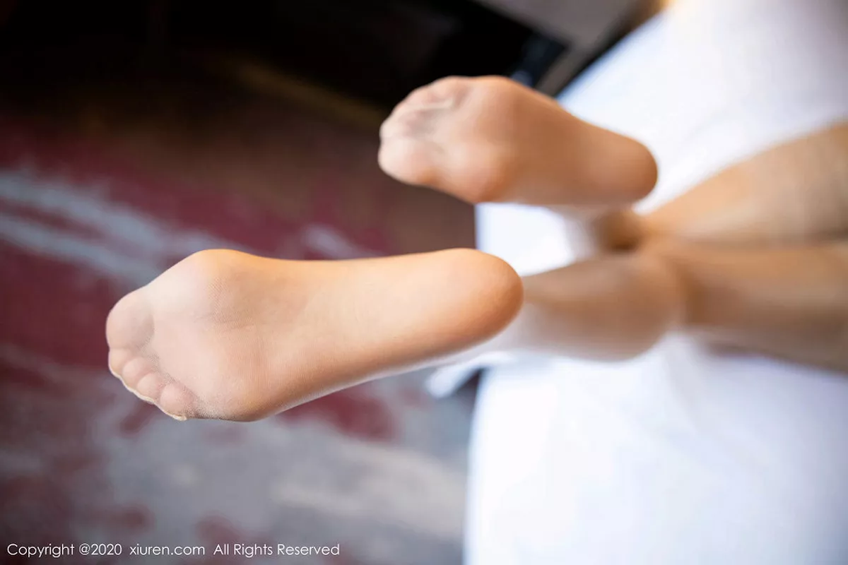 秀人集.com_[XiuRen秀人网]No.1964_女神杨晨晨sugar私房精致镂空内衣配肉色蕾丝袜完美诱惑写真110P