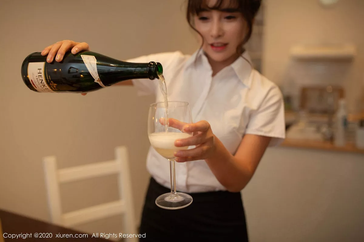 秀人集.com_[XiuRen秀人网]No.1969_新春特辑系列模特合集陆萱萱等三大女神酒店玩扑克剧情写真75P