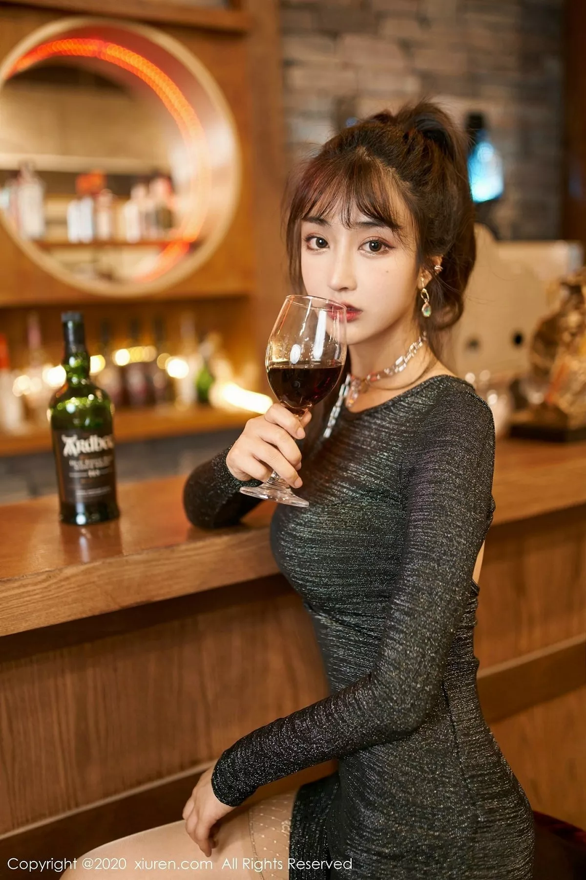 秀人集.com_[XiuRen秀人网]No.2085_嫩模Betty林子欣酒吧主题私房紧身包臀连身裙露翘臀诱惑写真41P