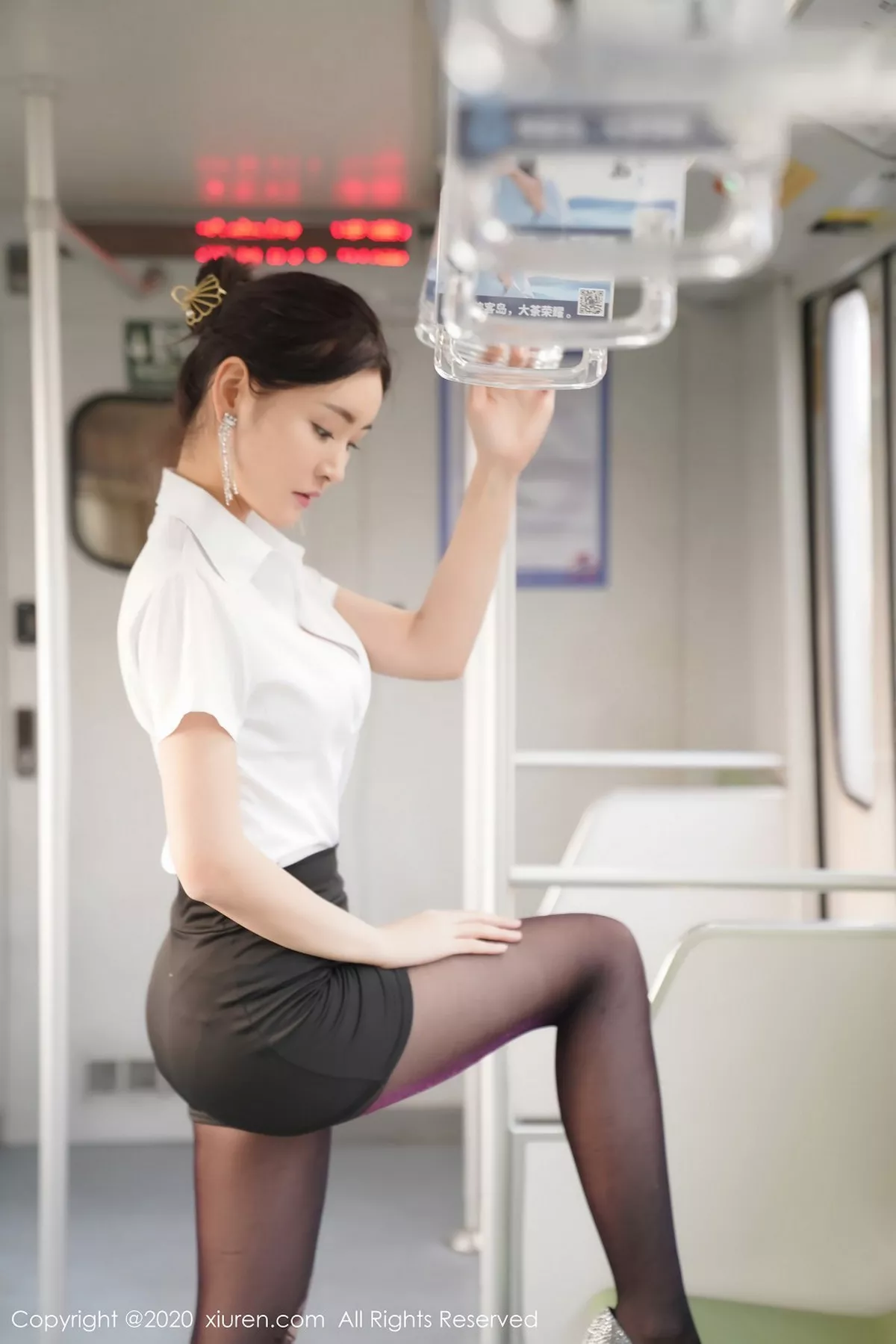 秀人集.com_[XiuRen秀人网]No.2202_嫩模沈梦瑶地铁场景主题性感秘书制服黑短裙下黑丝美腿诱惑写真140P