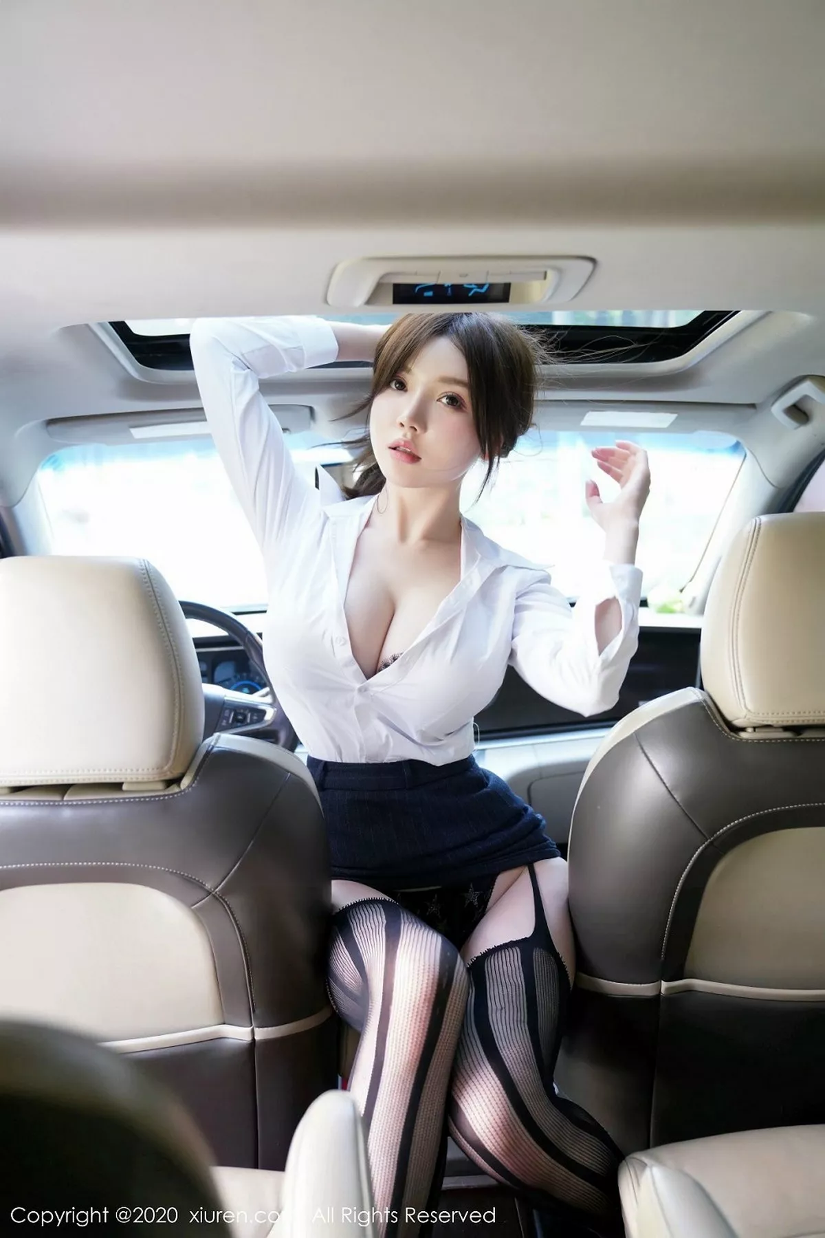 秀人集.com_[XiuRen秀人网]No.2209_嫩模糯美子Mini三亚旅拍性感秘书车拍主题傲人豪乳诱惑写真108P