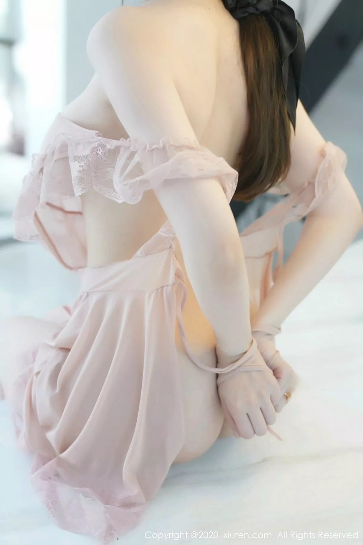 秀人集.com_[XiuRen秀人网]No.2186_女神糯美子Mini三亚旅拍性感厨娘主题粉色薄纱真空秀豪乳诱惑写真100P