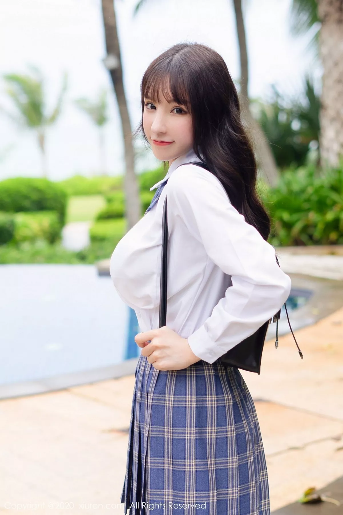 秀人集.com_[XiuRen秀人网]No.2290_女神周于希Sandy三亚旅拍清纯学生制服半脱露性感内衣诱惑写真68P