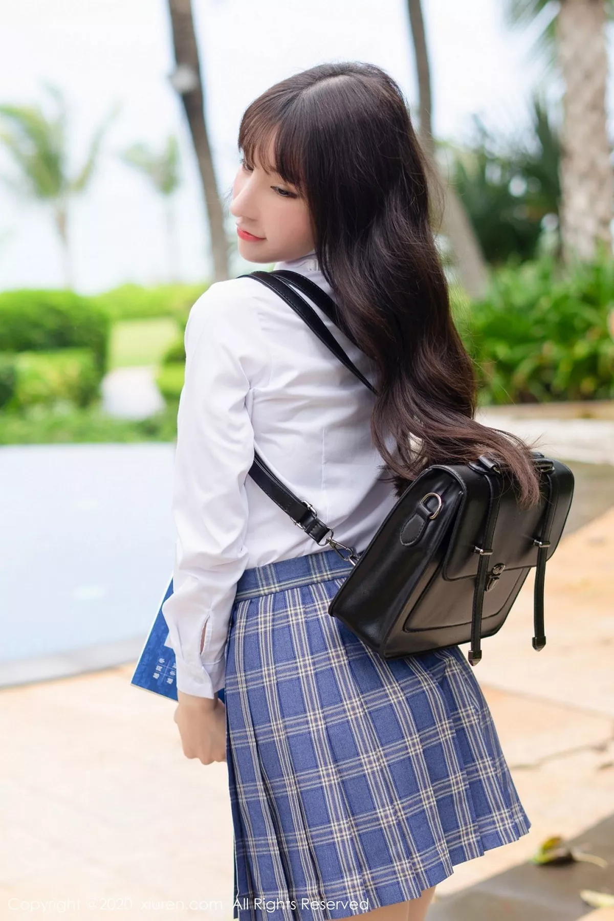 秀人集.com_[XiuRen秀人网]No.2290_女神周于希Sandy三亚旅拍清纯学生制服半脱露性感内衣诱惑写真68P