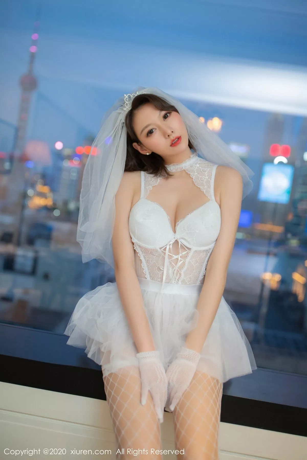 秀人集.com_[XiuRen秀人网]No.2328_气质女神艺轩唯美曼妙婚纱主题私房床上吊带白丝渔网诱惑写真76P