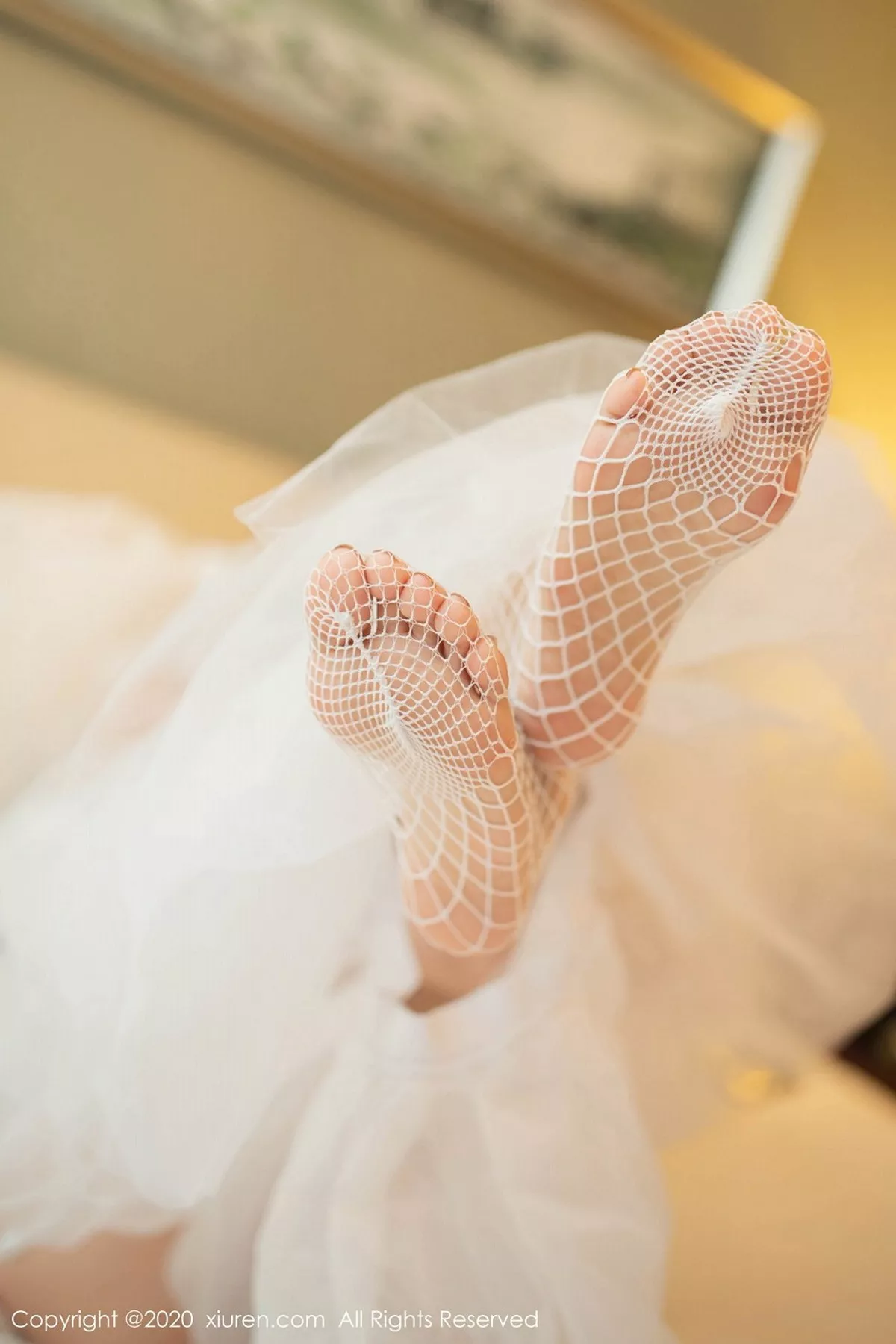 秀人集.com_[XiuRen秀人网]No.2328_气质女神艺轩唯美曼妙婚纱主题私房床上吊带白丝渔网诱惑写真76P