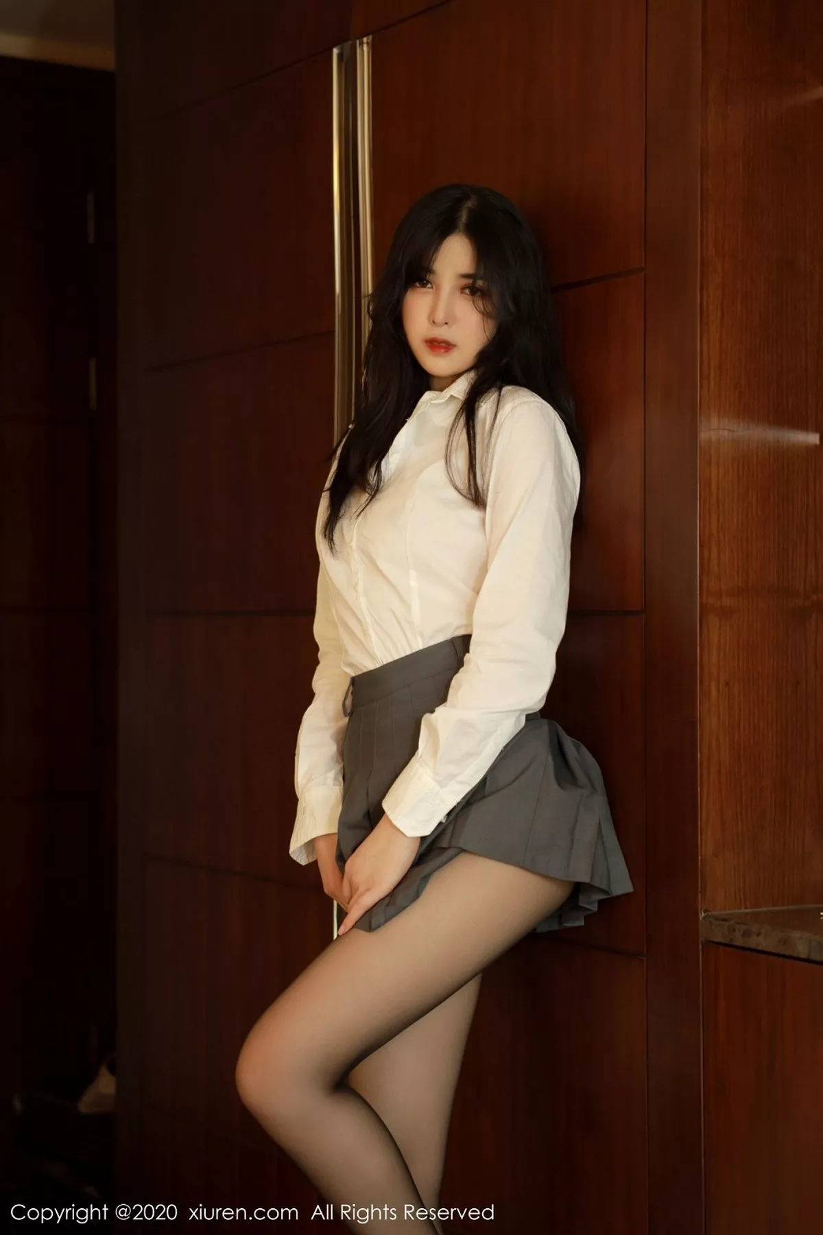秀人集.com_[XiuRen秀人网]No.2330_嫩模韩静安私房性感白衬衣配短裙黑丝裤袜秀完美身材性感写真40P