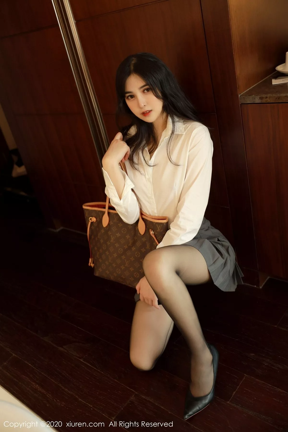 秀人集.com_[XiuRen秀人网]No.2330_嫩模韩静安私房性感白衬衣配短裙黑丝裤袜秀完美身材性感写真40P