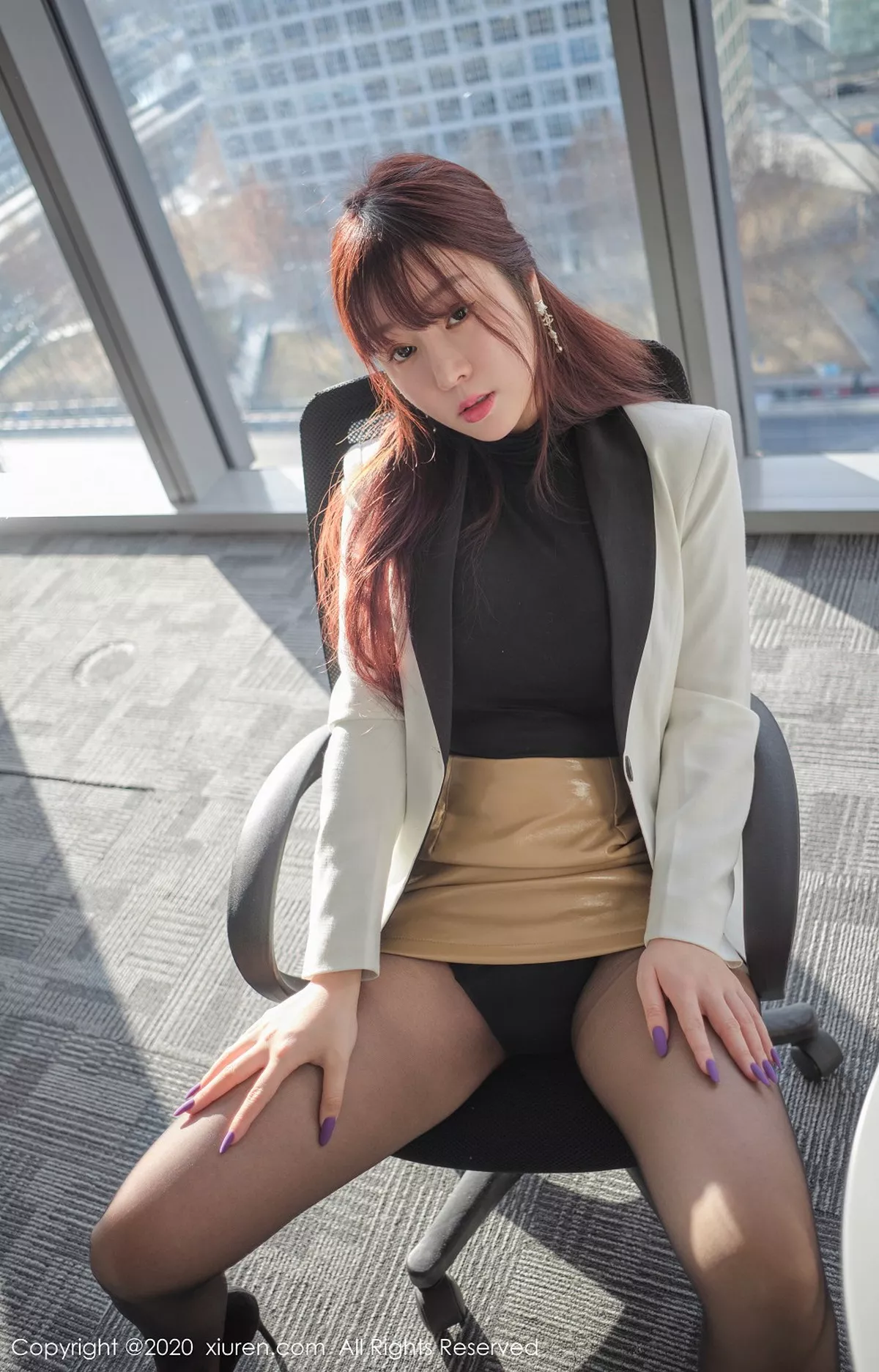 秀人集.com_[XiuRen秀人网]No.2259_女神王雨纯阳光窗台秘书制服主题黑丝裤袜秀透视内裤诱惑写真56P