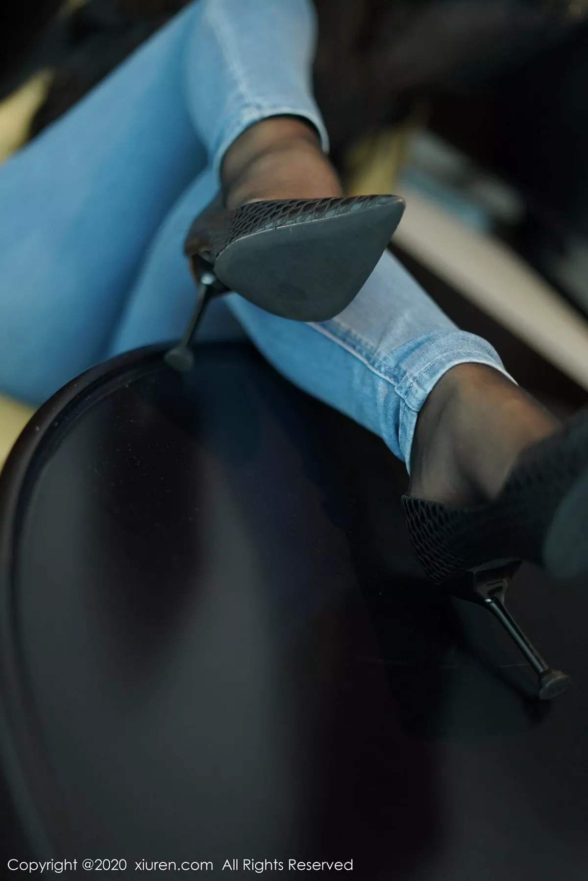 秀人集.com_[XiuRen秀人网]No.2386_嫩模小蛮妖Yummy私房牛仔裤半脱露超薄黑丝裤袜秀翘臀诱惑写真67P