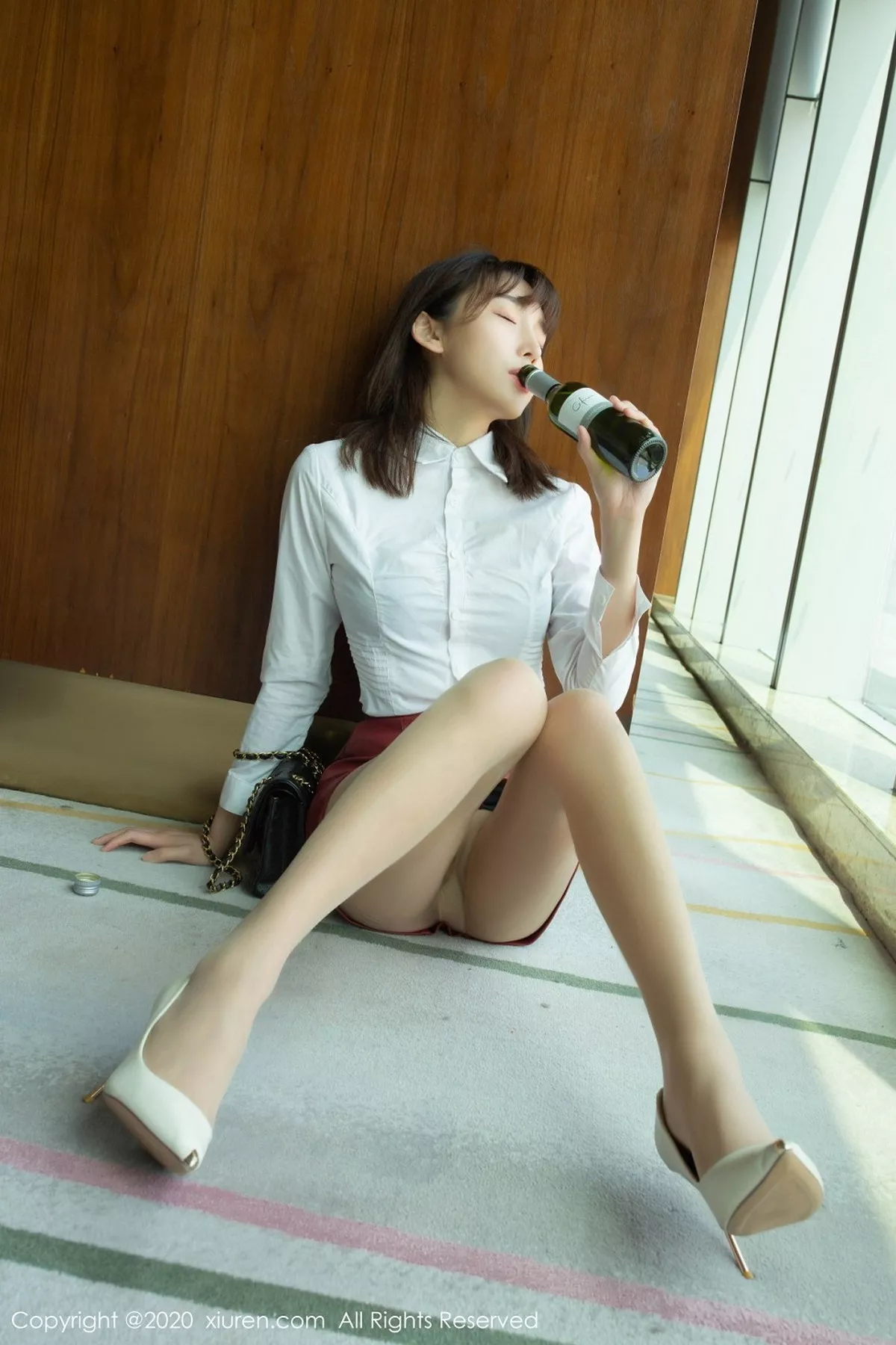 秀人集.com_[XiuRen秀人网]No.2393_嫩模陆萱萱乌镇+太湖旅拍剧情酒后女孩主题无内肉丝裤袜诱惑写真73P