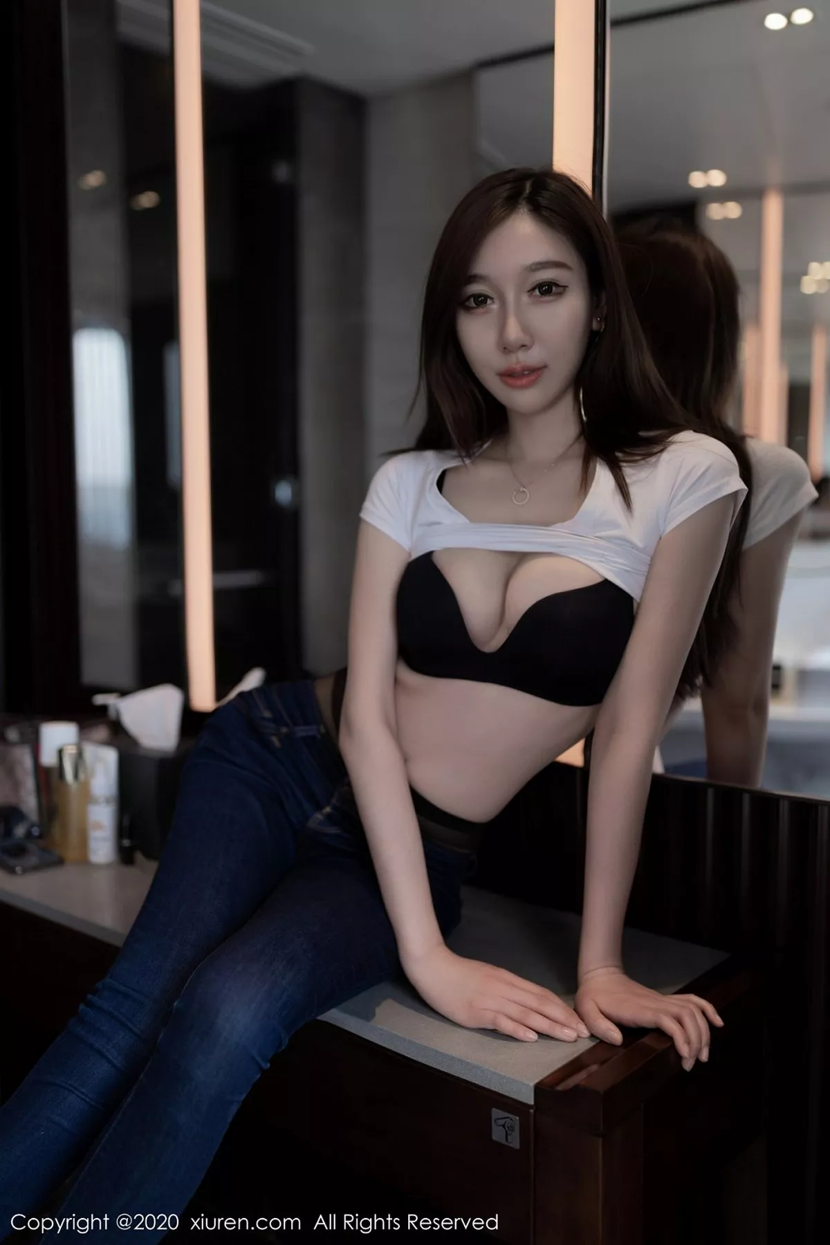 秀人集.com_[XiuRen秀人网]No.2406_嫩模Victoria志玲脱牛仔裤露黑丝裤袜性感黑色内衣诱惑写真60P